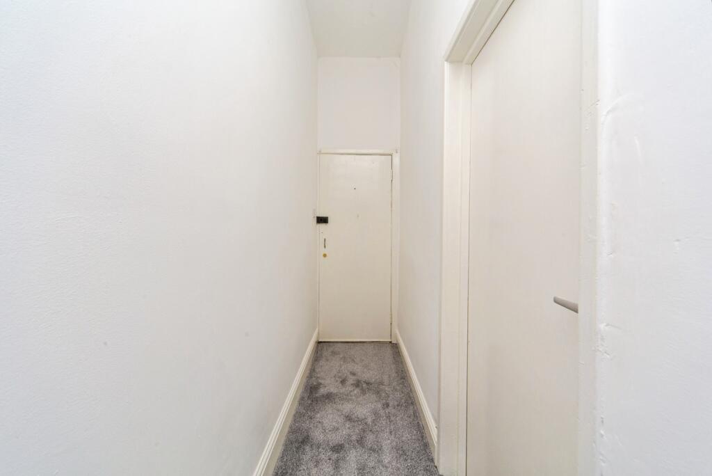 Apartment in Wirral, Liverpool City Region - View 5