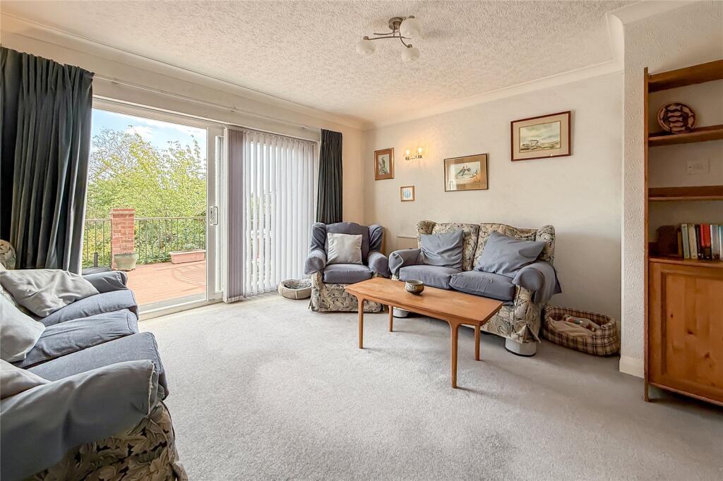 Queens Crescent, St. Albans, Hertfordshire, AL4 photo 4