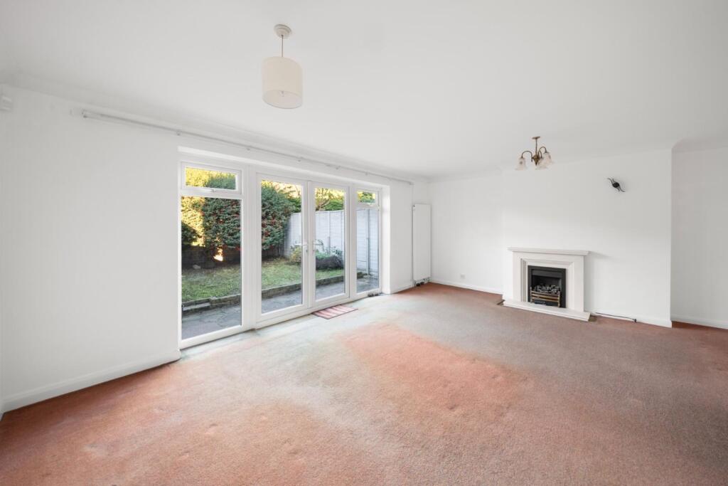 Heath Road, Uxbridge, UB10 0SL photo 2