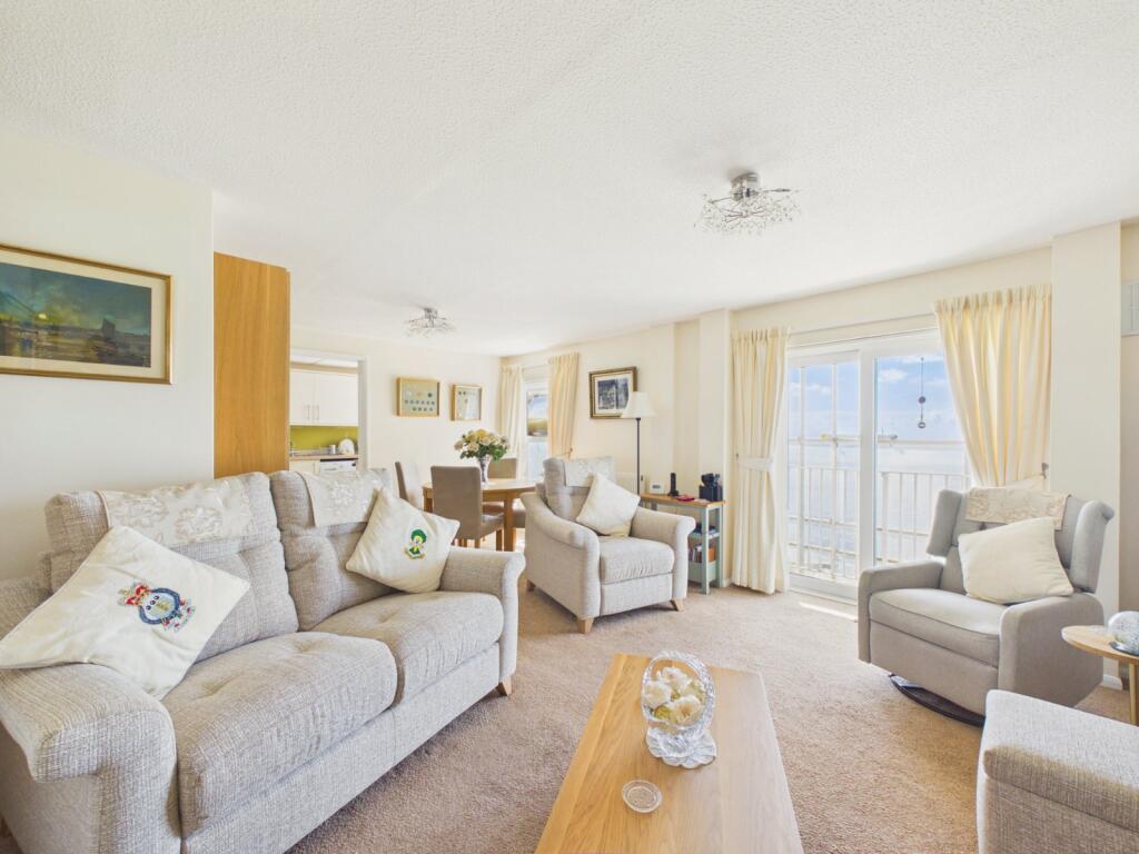 Apartment in Folkestone, Foord - View 5
