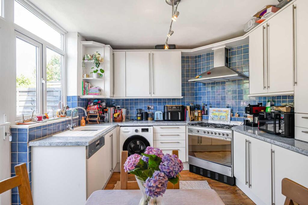 House in Reading, Caversham - More
