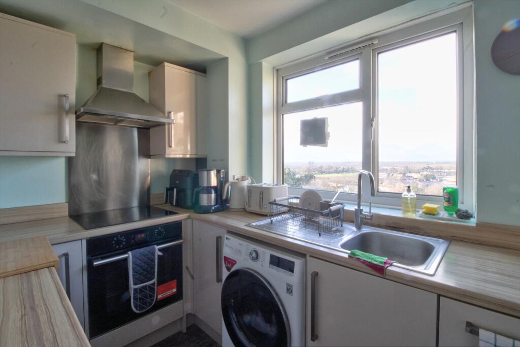 Stort Tower, Harlow photo 3