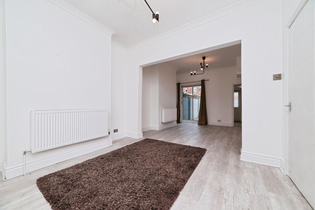 House in Hull, Kingston upon Hull - View 3