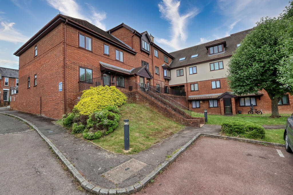 Main image of property: Totteridge Avenue, High Wycombe, HP13
