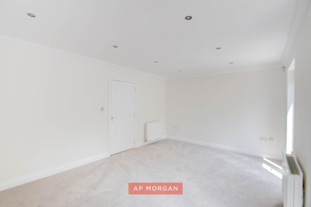 Torrs Close, Southcrest, Redditch, Worcestershire, B97 photo 5