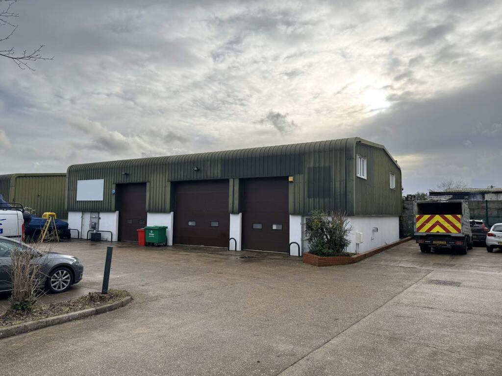 Main image of property: 32 Claylands Road, Bishops Waltham, Southampton, SO32 1BH