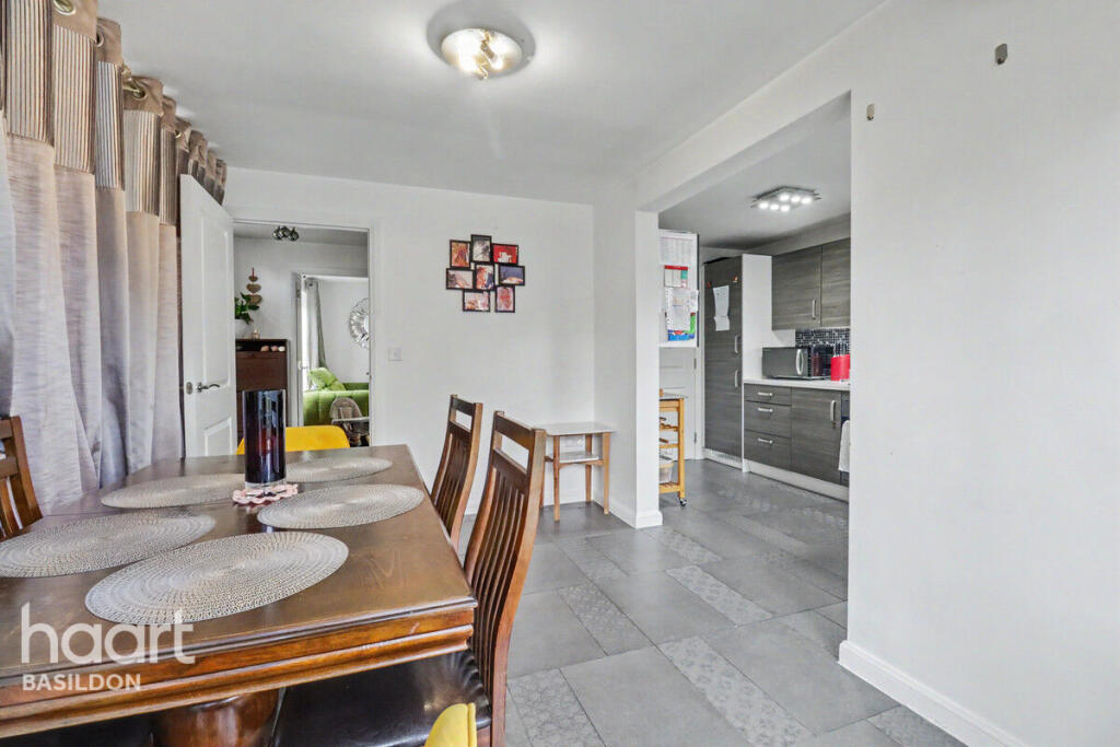 Broadhurst Place, Basildon photo 4