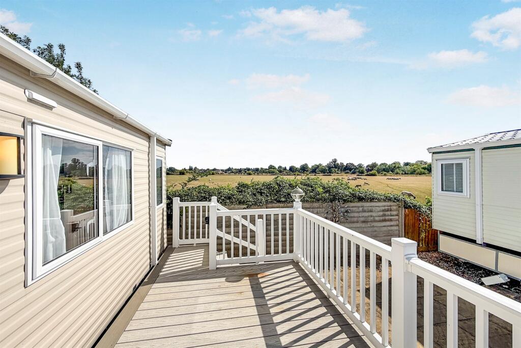 House in Stratford-on-Avon, Stratford-upon-Avon - View 3