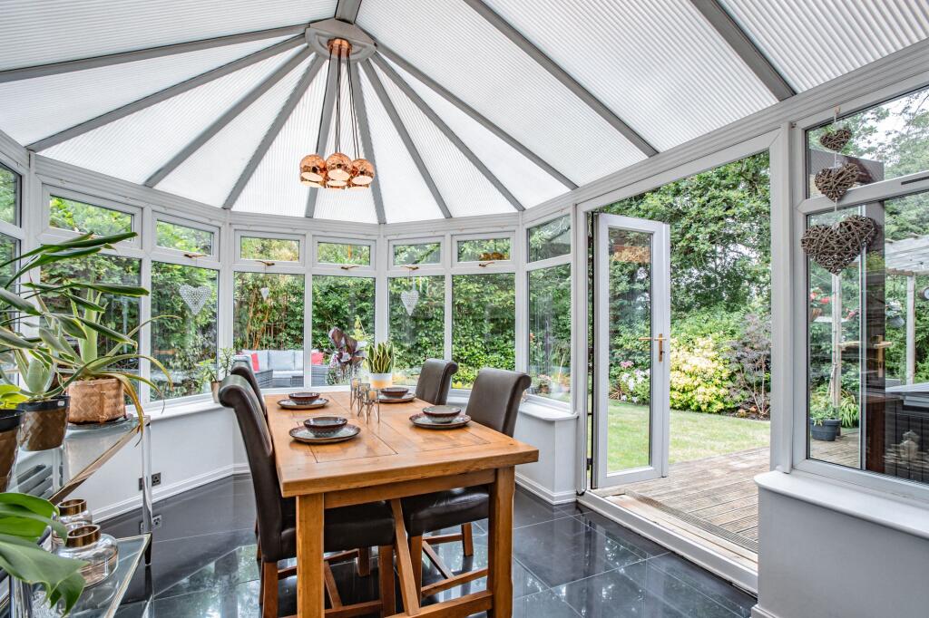 House in Northwich, Kingsmead - More