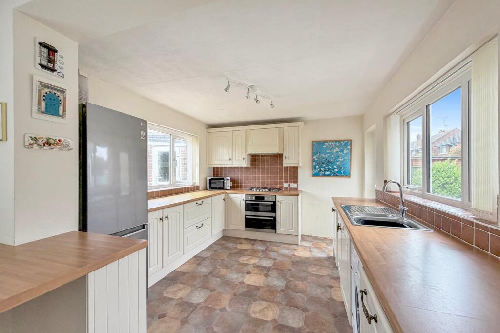 House in Gillingham, Medway - View 4