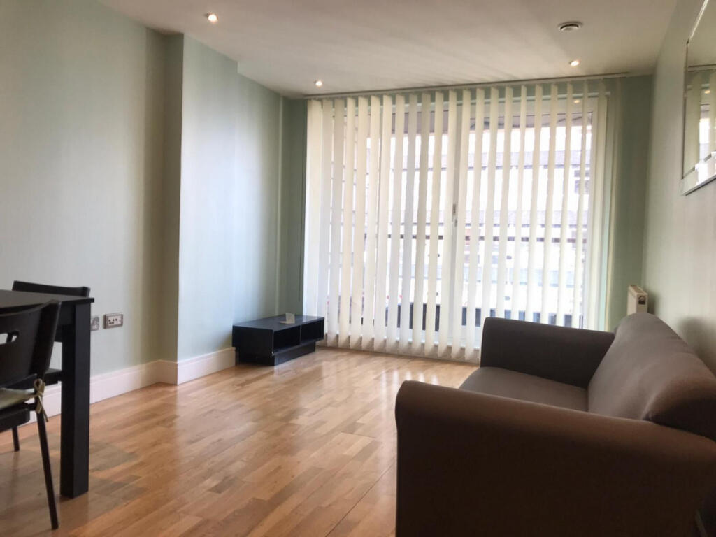 Main image of property: High Road, Ilford, IG1