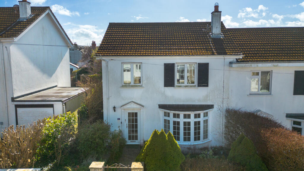 Main image of property: 4 Cronkbourne Avenue, Douglas, IM2 3LA