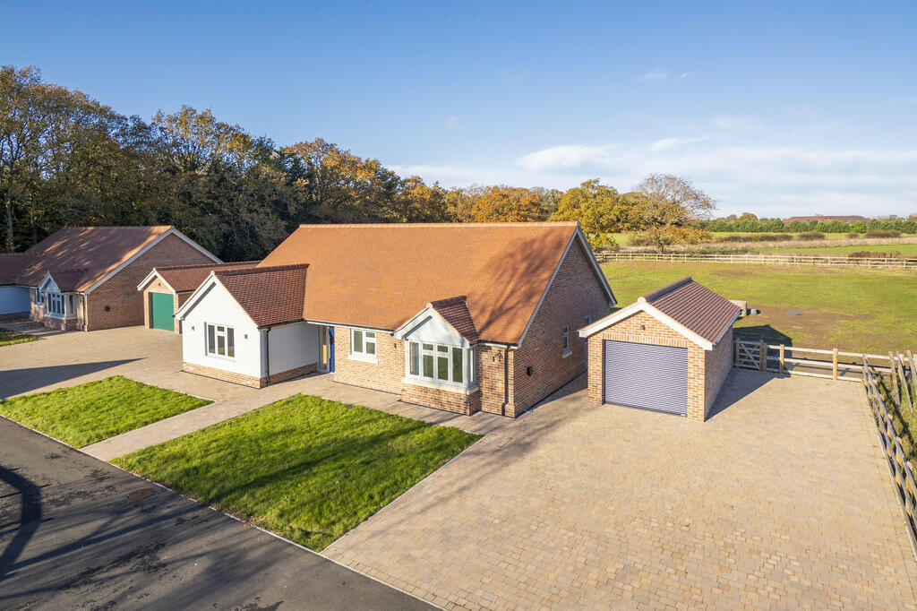 3-bed detached on Ardleigh, Colchester, Essex, £675,000