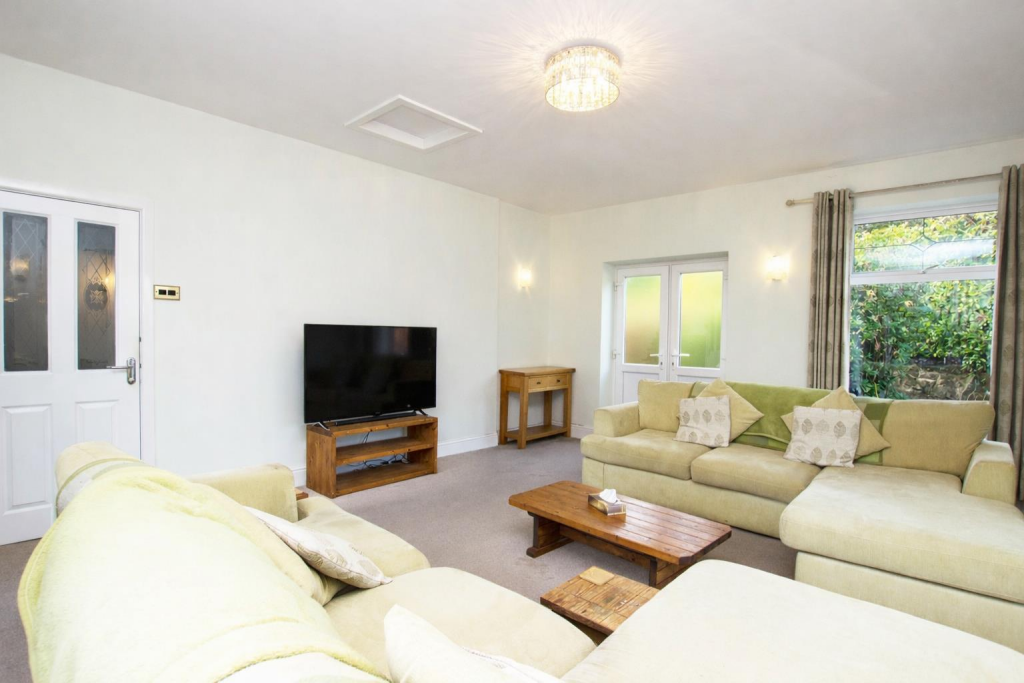 Additional image 31 of 'Heatherby' Astley Bank