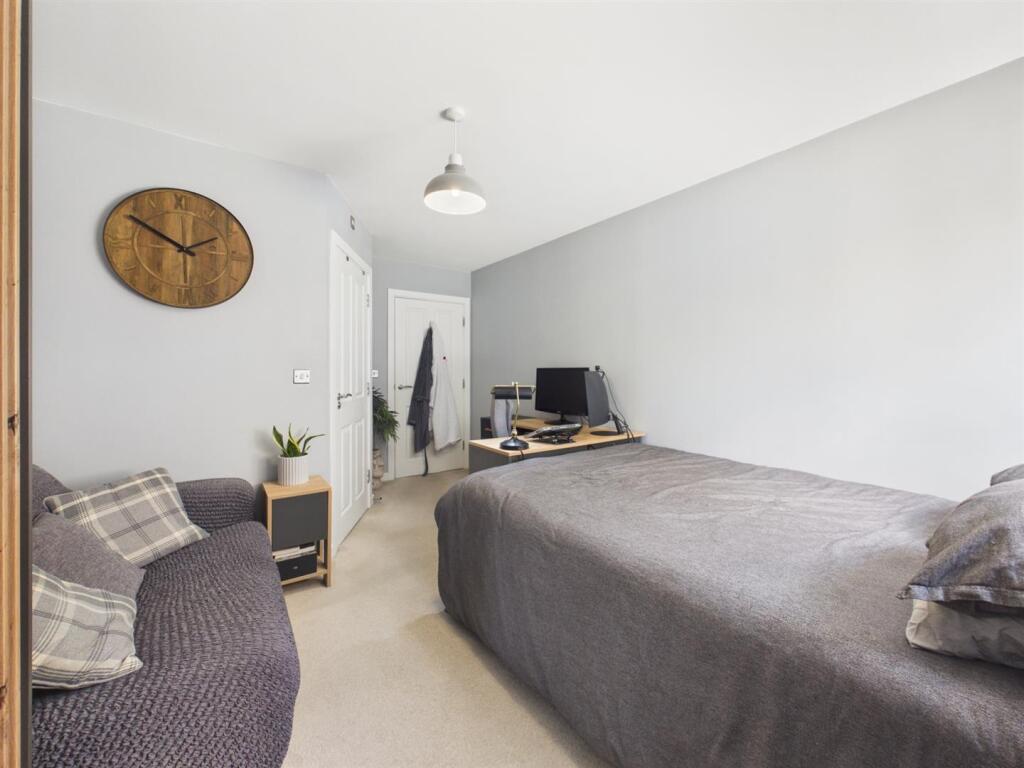 Apartment in London - More