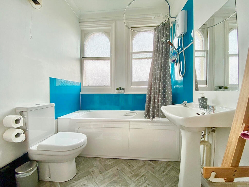 Apartment in Brighton - View 4