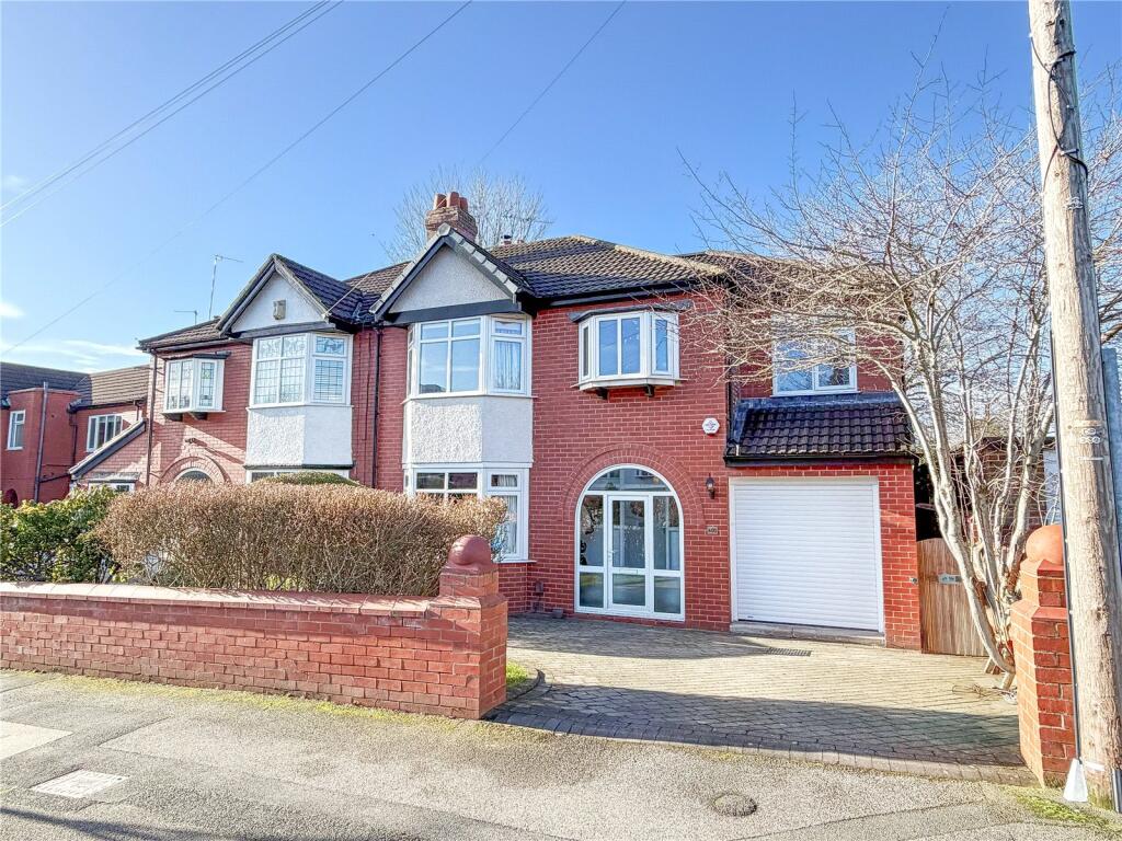 Main image of property: Parrs Wood Road, Didsbury, M20