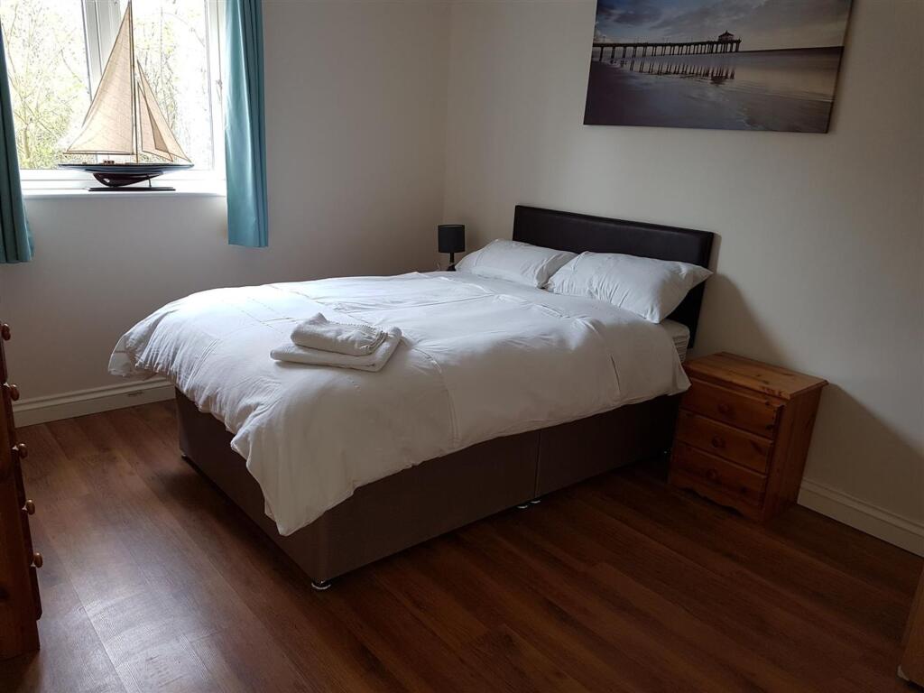 1 Lower Lakes, Bridgwater, TA5 - View 2