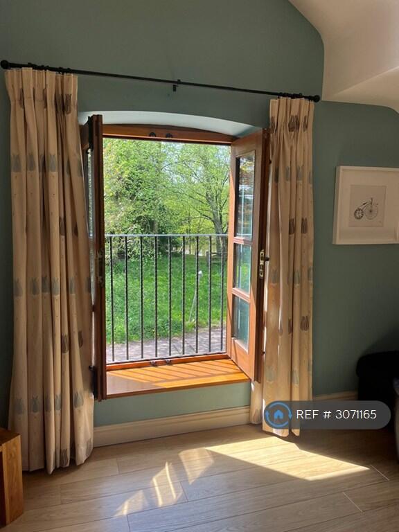 House in Stoke-on-Trent - View 5