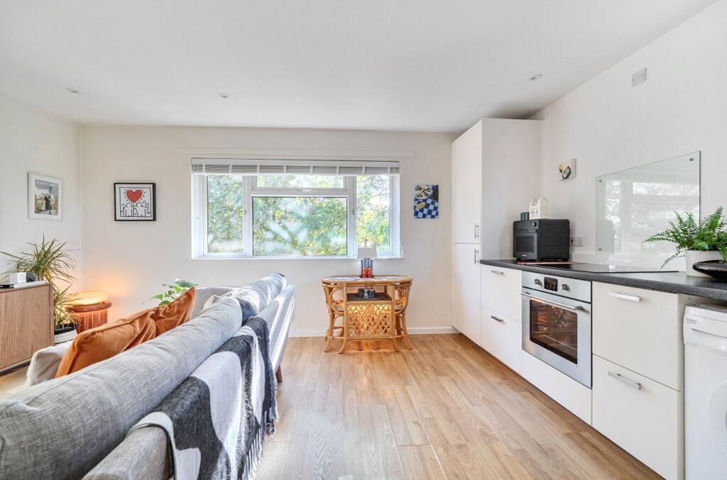 Apartment in Test Valley, Great Woodley, Romsey - View 4