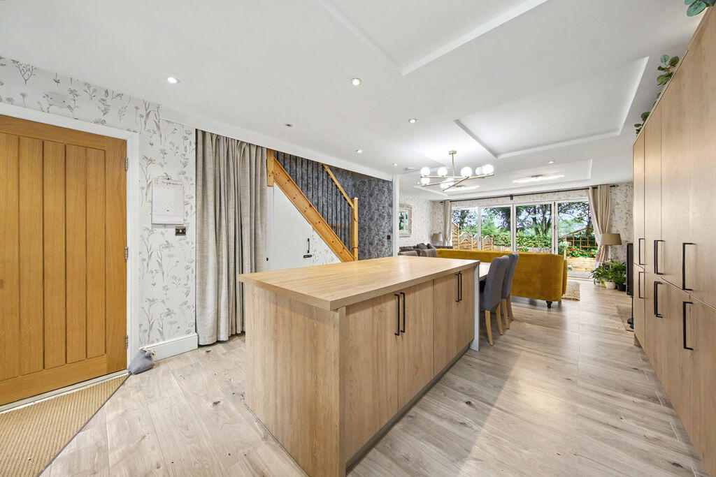 House in Chesterfield, Derbyshire - More