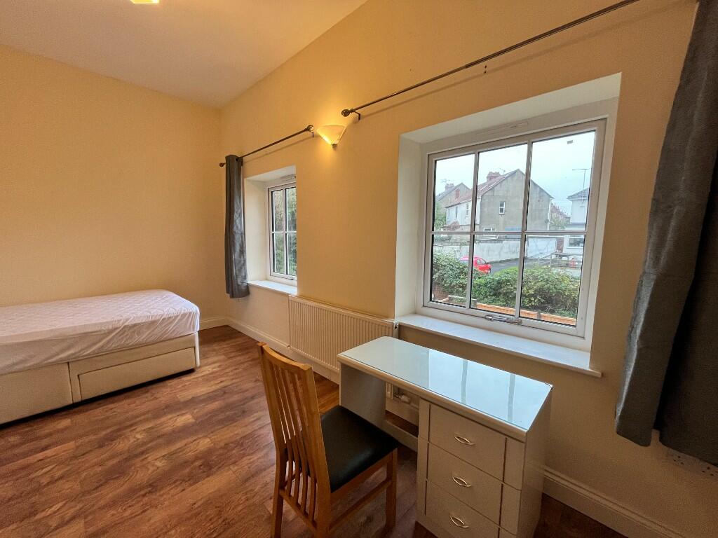 2 bedroom semi-detached house for rent