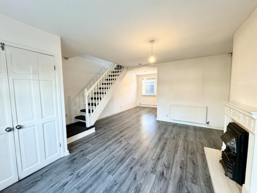 Dunlin Close, Poynton, SK12 photo 3