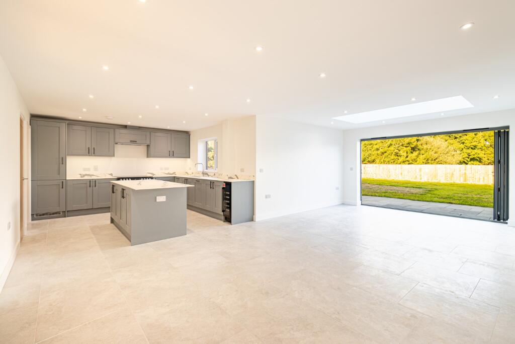 House in King's Lynn and West Norfolk, Roydon - View 4