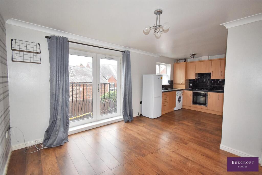 Hampton Court, Darfield, Barnsley photo 4