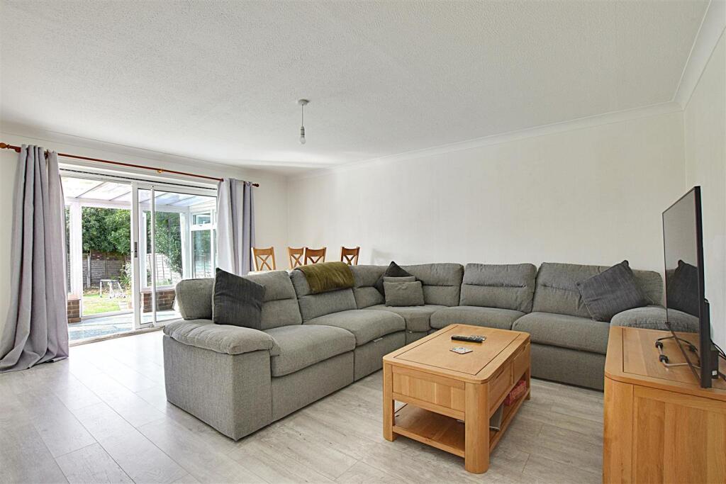 Falconbury Drive, Bexhill On Sea photo 2