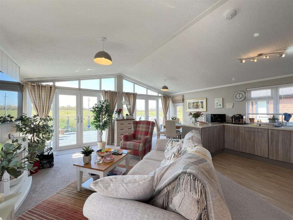 Ladera Lodge, Eaton, Congleton photo 2