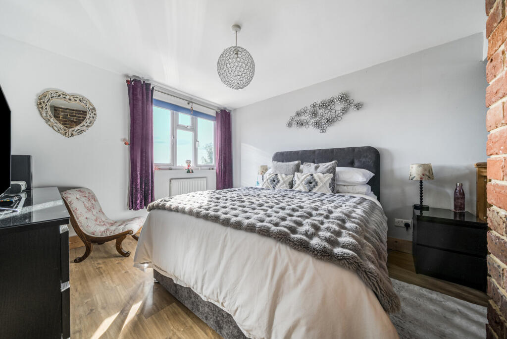 House in Guildford - View 5