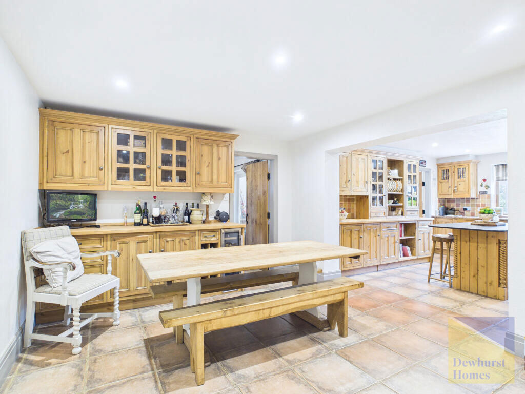 Lea Lane, Lower Bartle, Preston, Lancashire, PR4 0RT - More