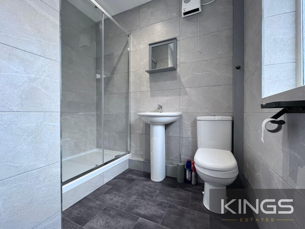 Apartment in Southampton - View 4
