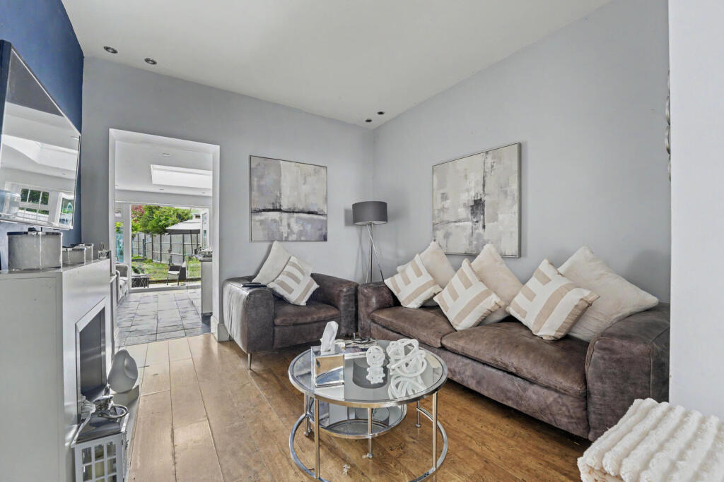 House in London, Carterhatch, Southbury - View 5