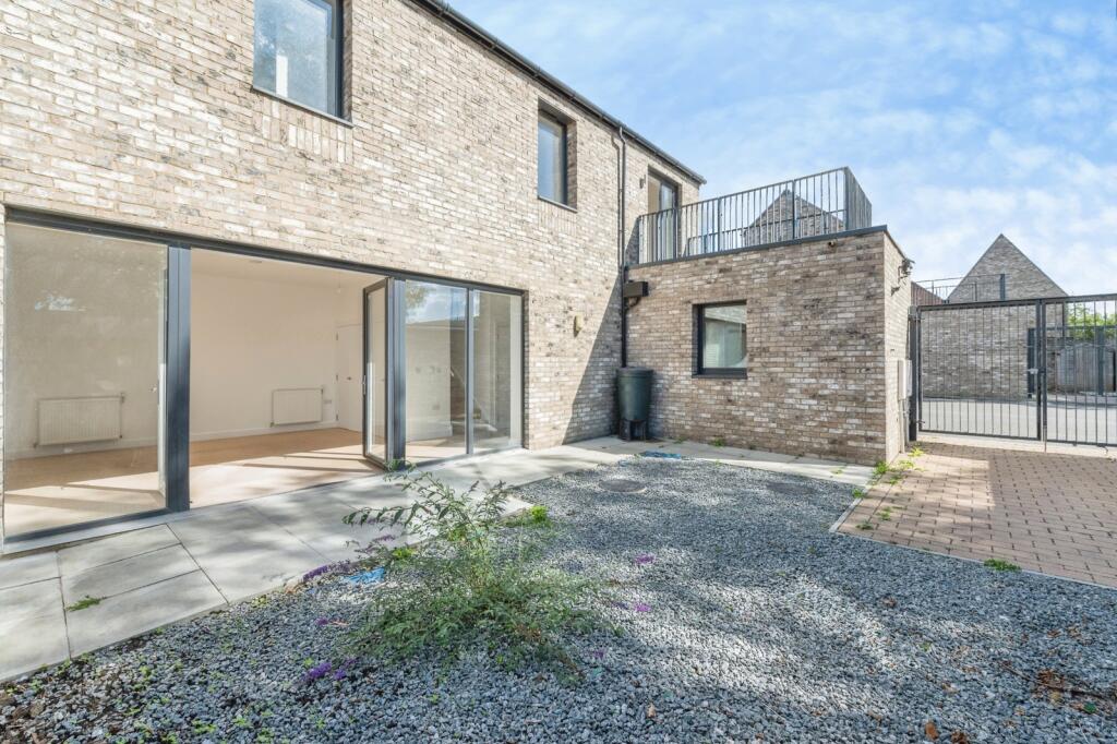 House in Romford - View 4