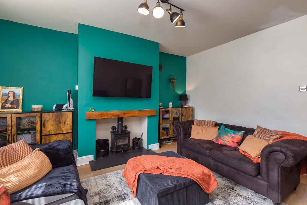 House in Oldham, Greater Manchester - View 2