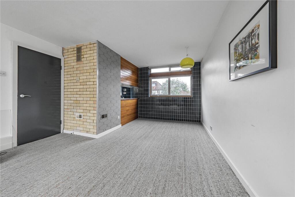 Blandford Road, Teddington photo 2
