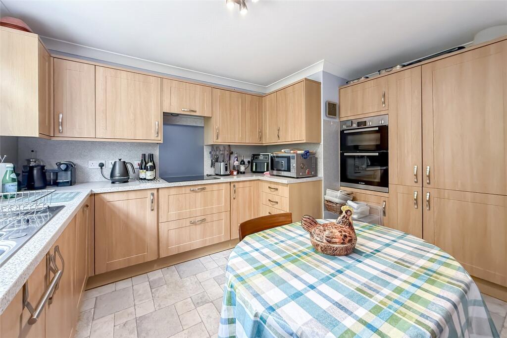 Villiers Crescent, St. Albans, Hertfordshire, AL4 photo 4