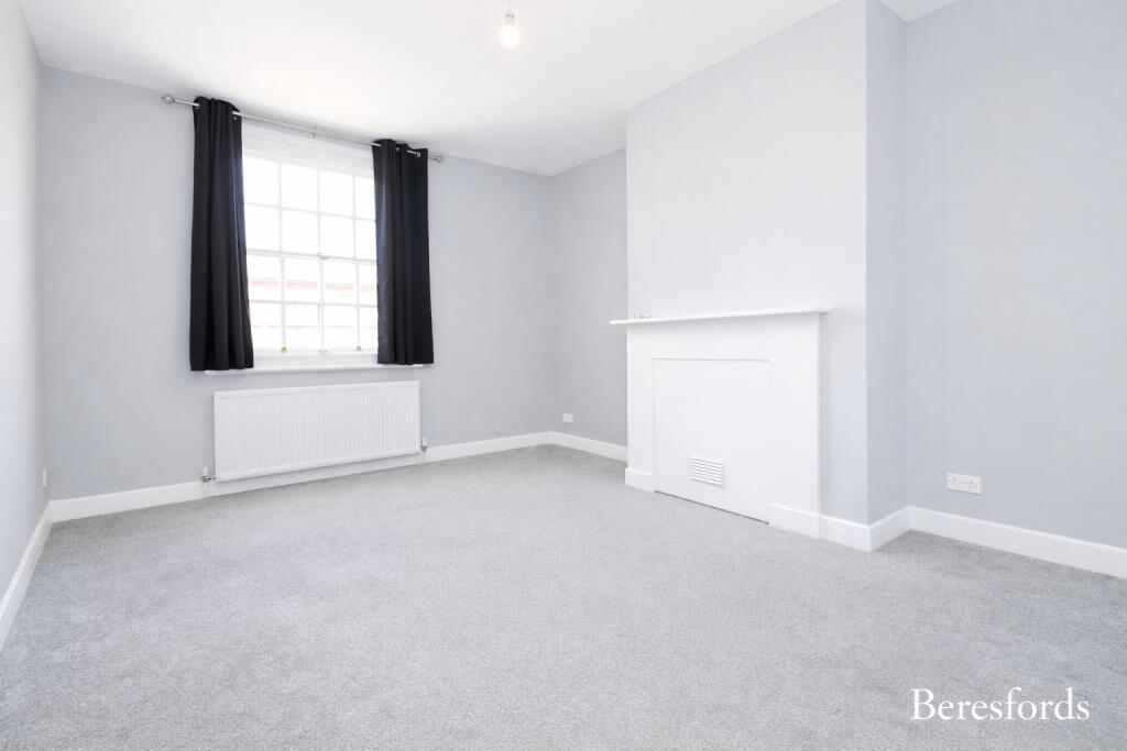 Main image of property: 10 High Street, CM14