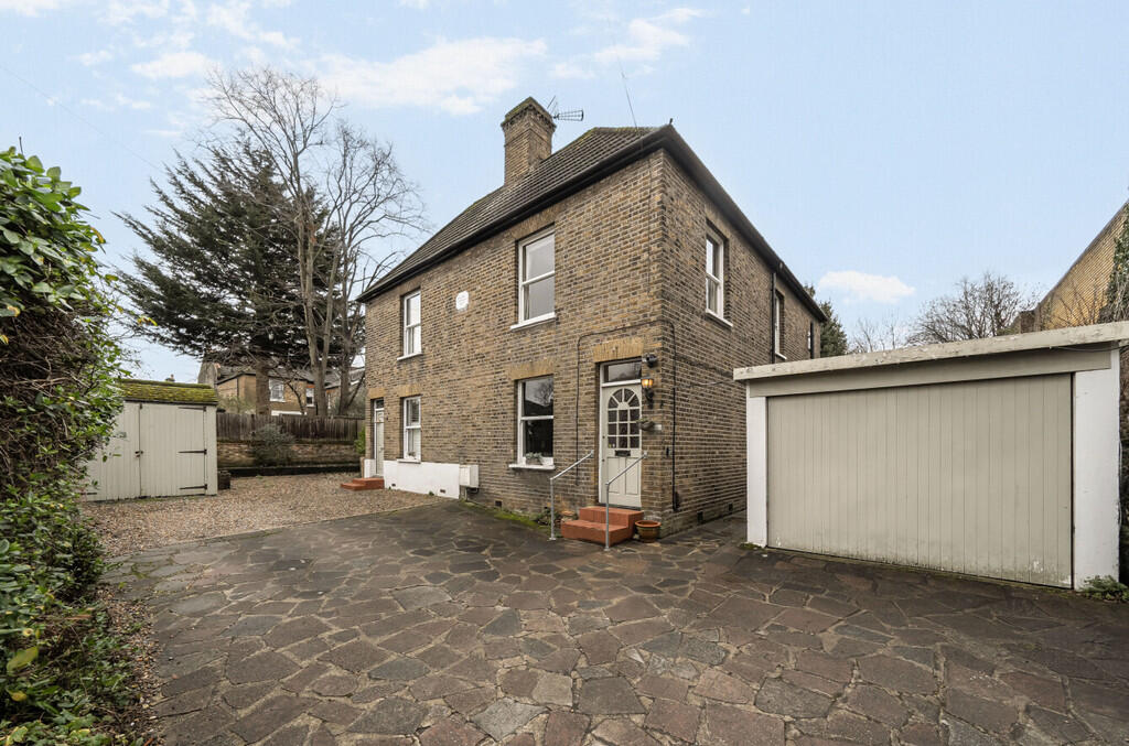 Main image of property: Alma Road, Sidcup, DA14 4EB