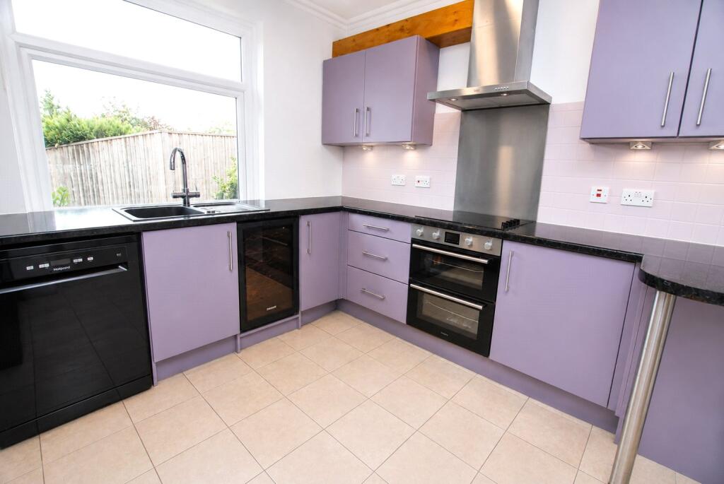 House in Guildford - View 2