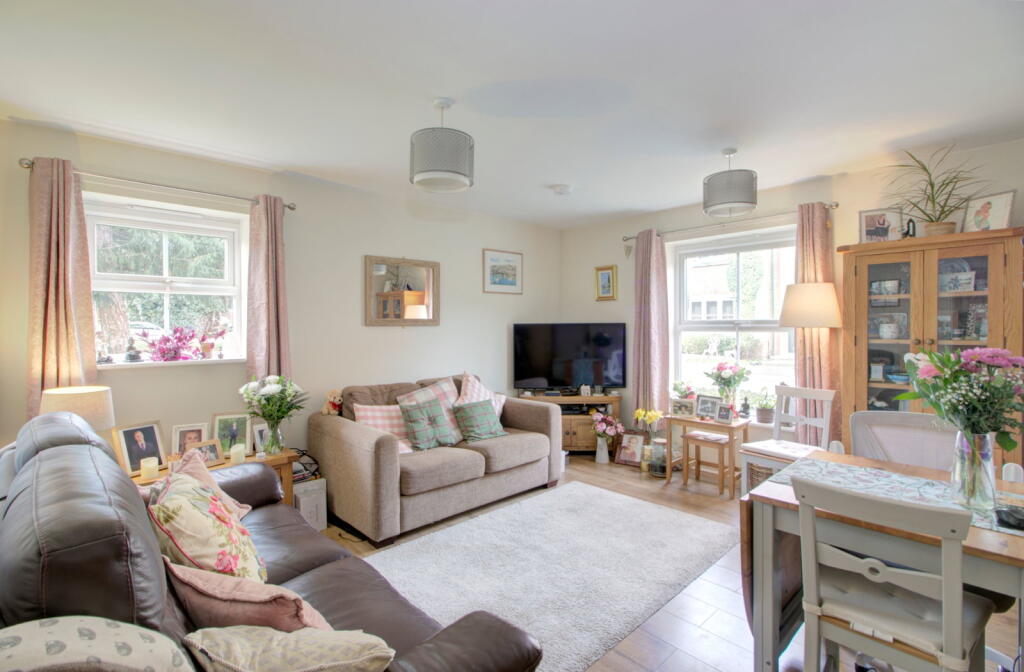 Apartment in Swindon - View 2