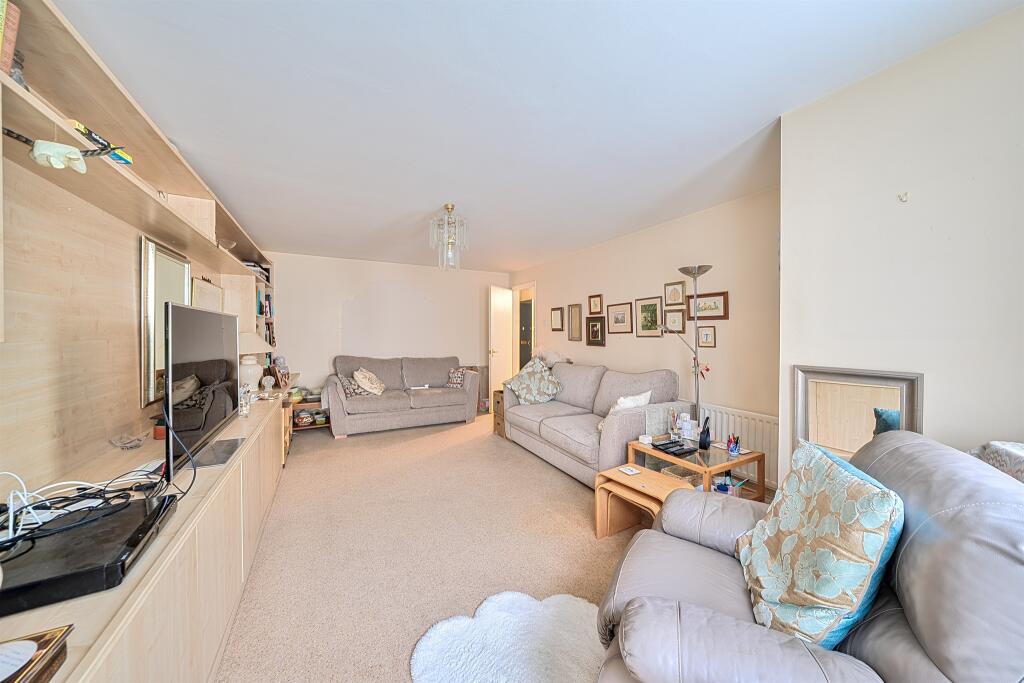 Dexter Close, St. Albans photo 5