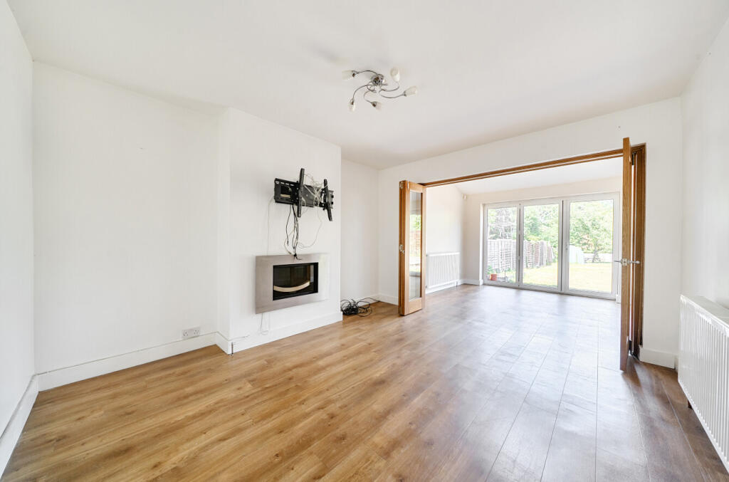 House in Reading, Earley - More