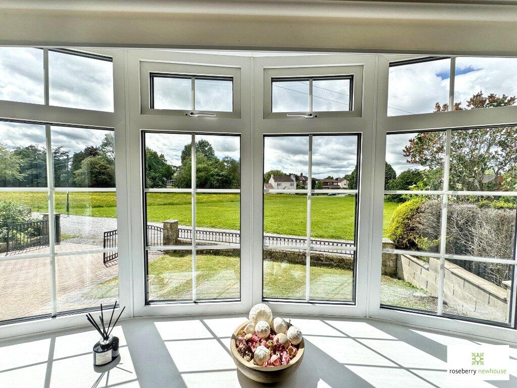 House in Stockton-on-Tees, Newby - More
