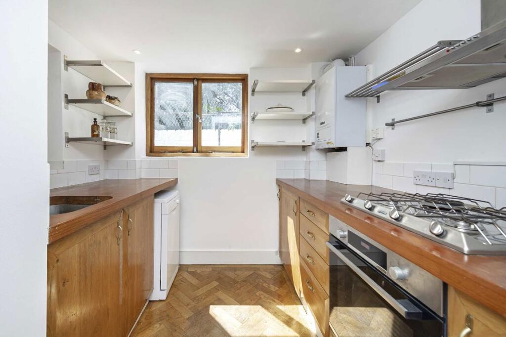 Apartment in London, North Kensington - View 5