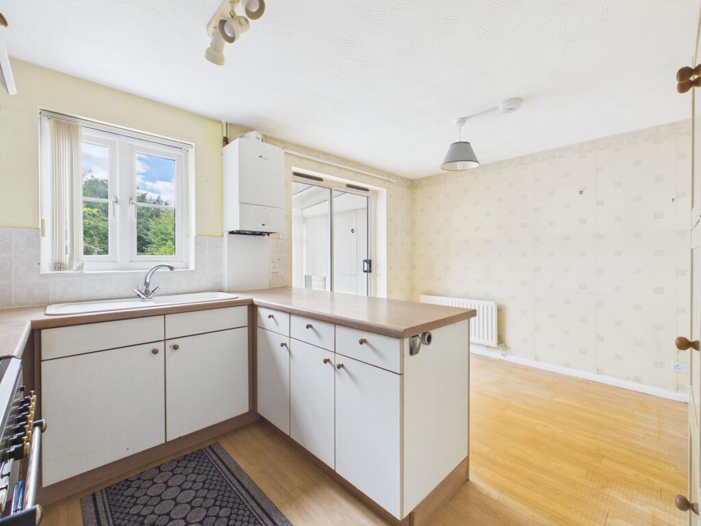 Hunt Close, Towcester, NN12 photo 4