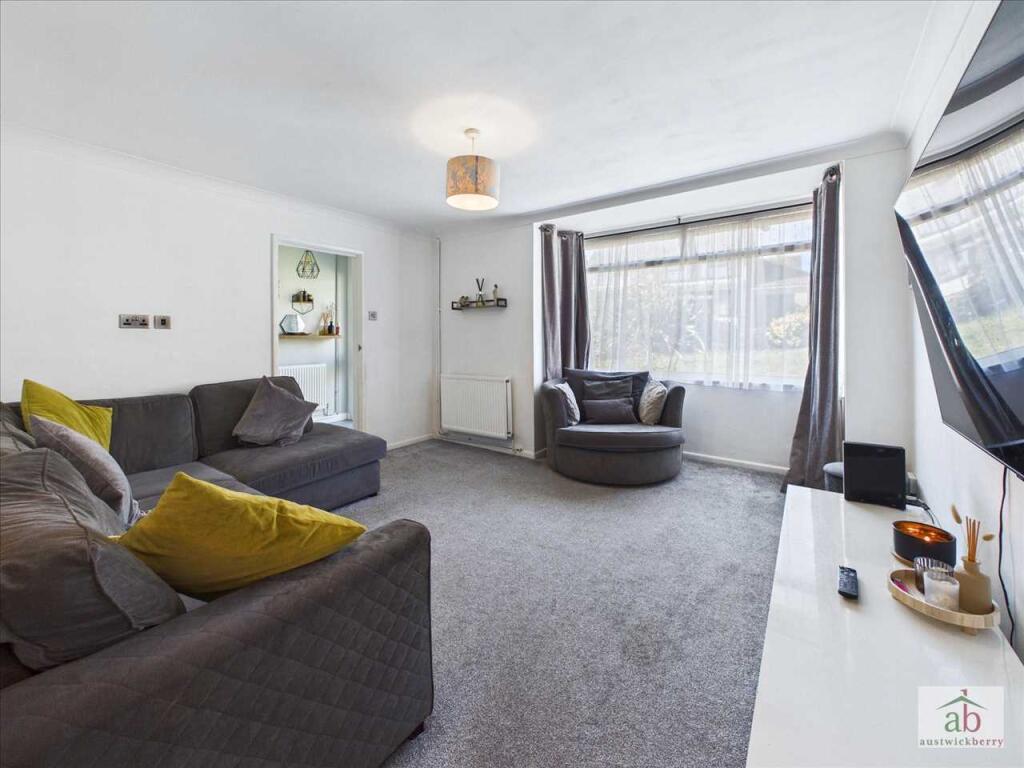House in Ipswich, Belstead Hills - More