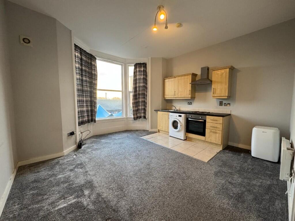 Coatham Road, Redcar, North Yorkshire, TS10 photo 2